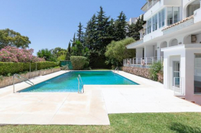 Jardines Tropicales junto a Puerto Banús